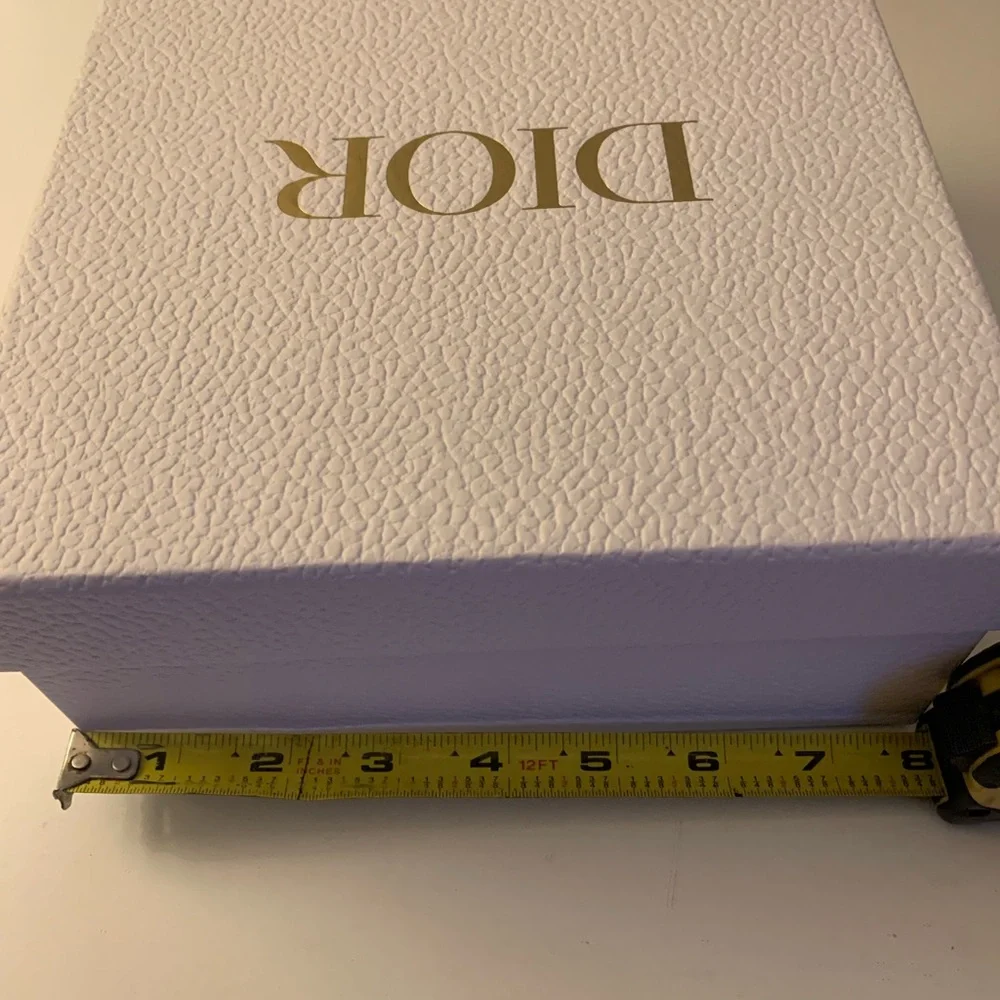Dior Box with Gold Logo - Picture 4 of 7